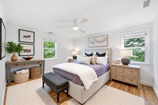 40 Sunset Hill Rd, Boston, MA 02132