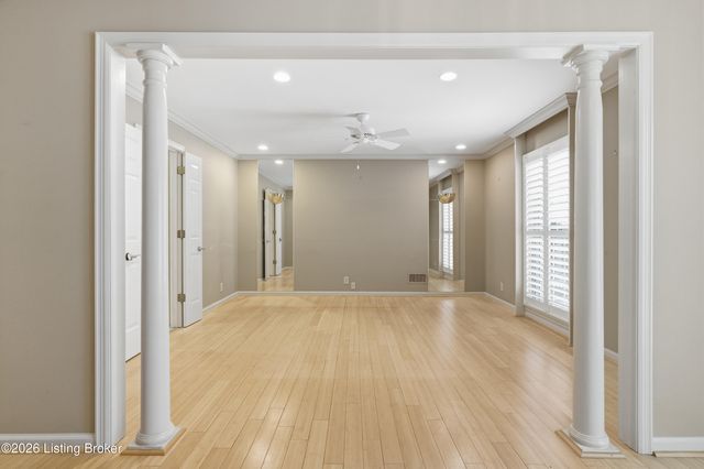 5206 Moccasin Trail, Louisville, KY 40207
