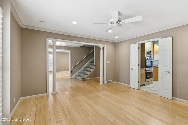 5206 Moccasin Trail, Louisville, KY 40207