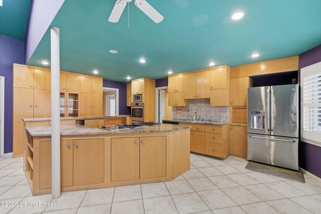 5206 Moccasin Trail, Louisville, KY 40207