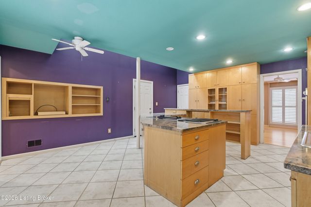 5206 Moccasin Trail, Louisville, KY 40207