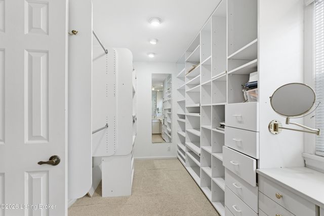 5206 Moccasin Trail, Louisville, KY 40207