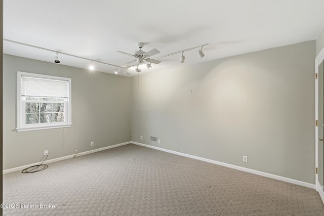 5206 Moccasin Trail, Louisville, KY 40207