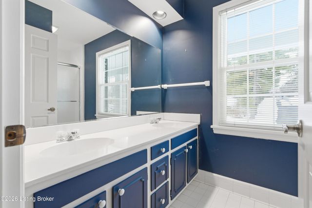 5206 Moccasin Trail, Louisville, KY 40207
