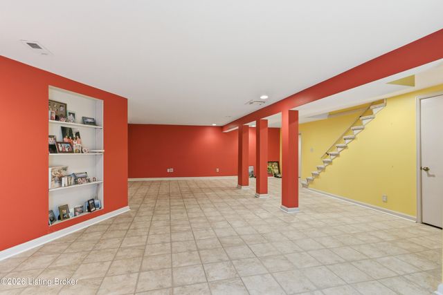 5206 Moccasin Trail, Louisville, KY 40207