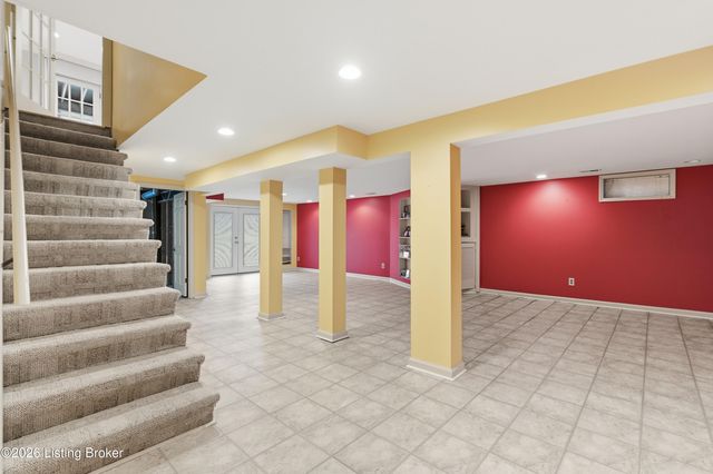5206 Moccasin Trail, Louisville, KY 40207