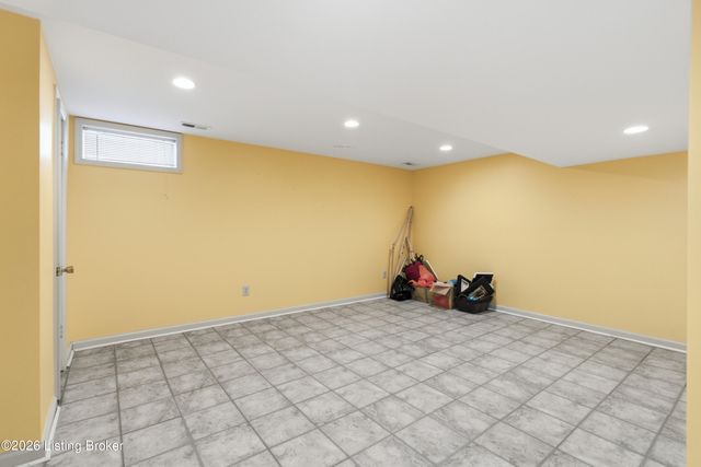 5206 Moccasin Trail, Louisville, KY 40207