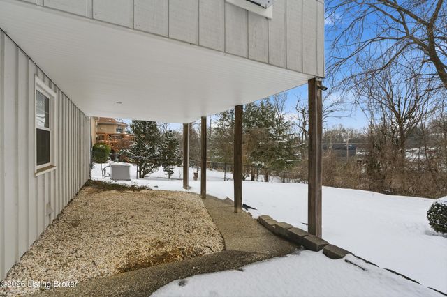 5206 Moccasin Trail, Louisville, KY 40207