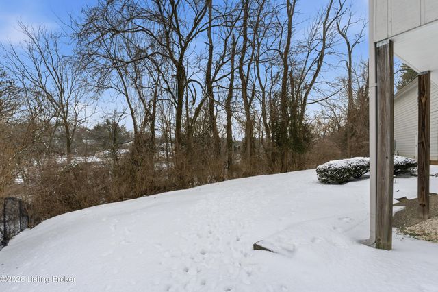 5206 Moccasin Trail, Louisville, KY 40207