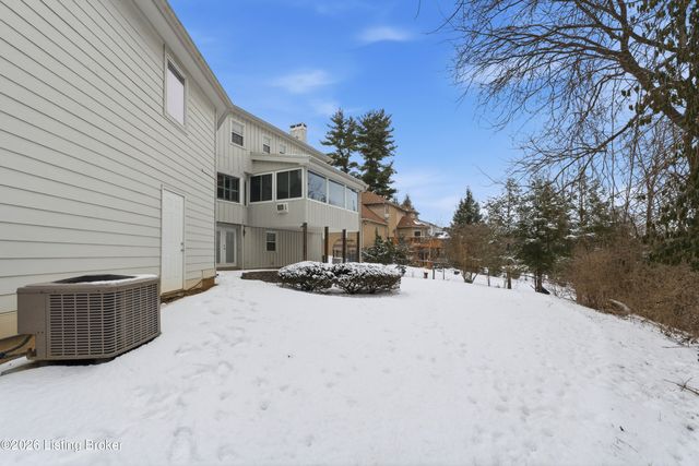 5206 Moccasin Trail, Louisville, KY 40207