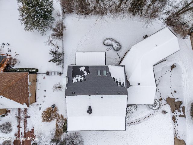 5206 Moccasin Trail, Louisville, KY 40207