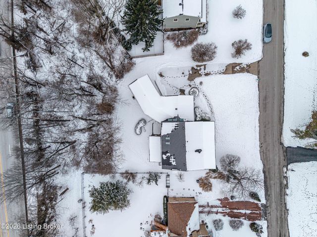 5206 Moccasin Trail, Louisville, KY 40207
