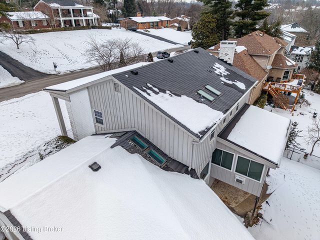 5206 Moccasin Trail, Louisville, KY 40207