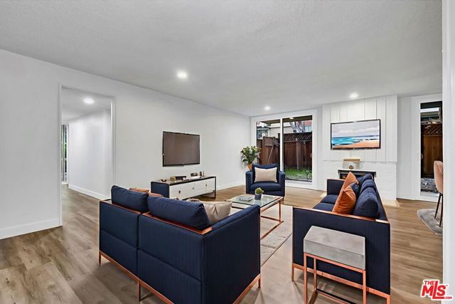 6425 Green Valley Circle 102, Culver City, CA 90230