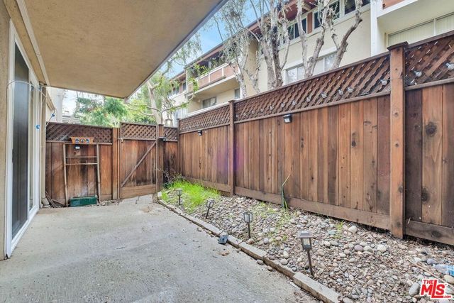 6425 Green Valley Circle 102, Culver City, CA 90230