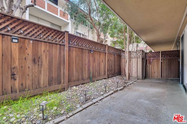 6425 Green Valley Circle 102, Culver City, CA 90230