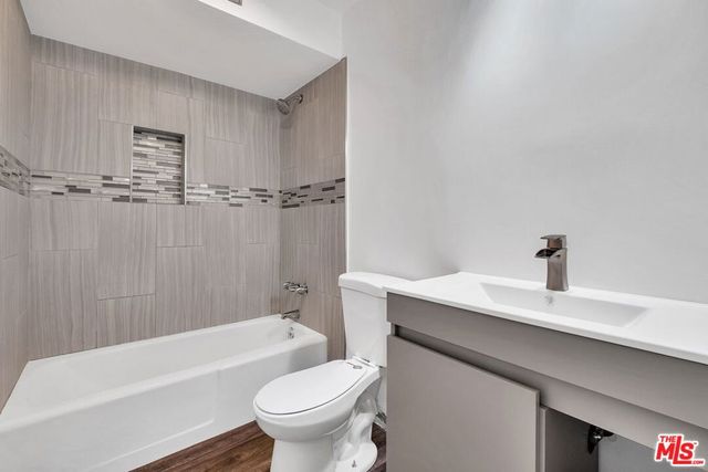 6425 Green Valley Circle 102, Culver City, CA 90230