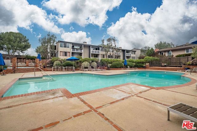 6425 Green Valley Circle 102, Culver City, CA 90230