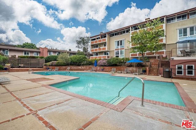 6425 Green Valley Circle 102, Culver City, CA 90230