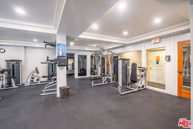 6425 Green Valley Circle 102, Culver City, CA 90230