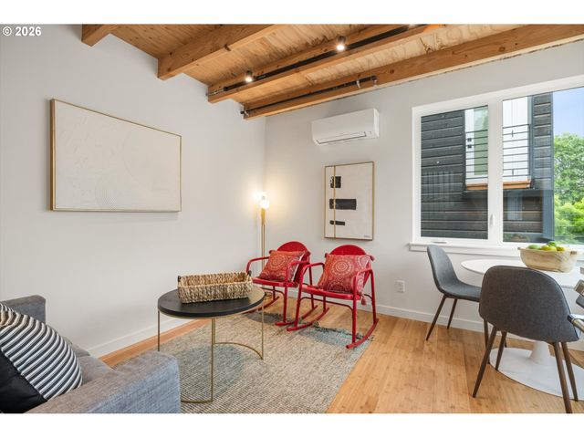 3530 N BORTHWICK Ave, Portland, OR 97227