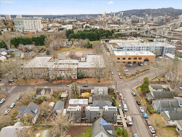 3530 N BORTHWICK Ave, Portland, OR 97227