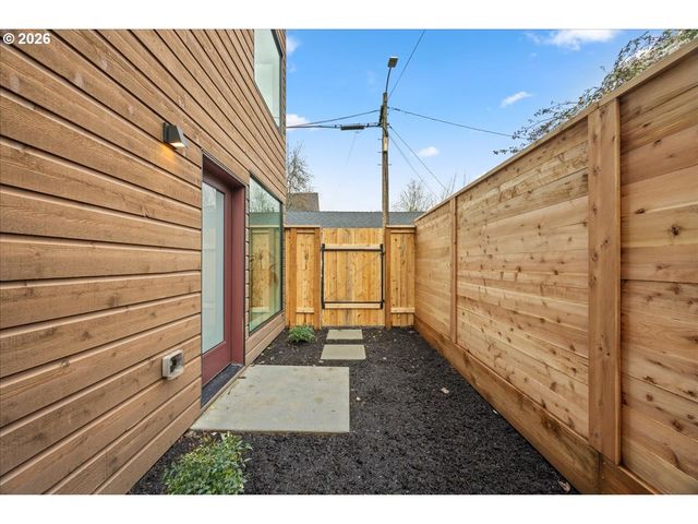 3530 N BORTHWICK Ave, Portland, OR 97227