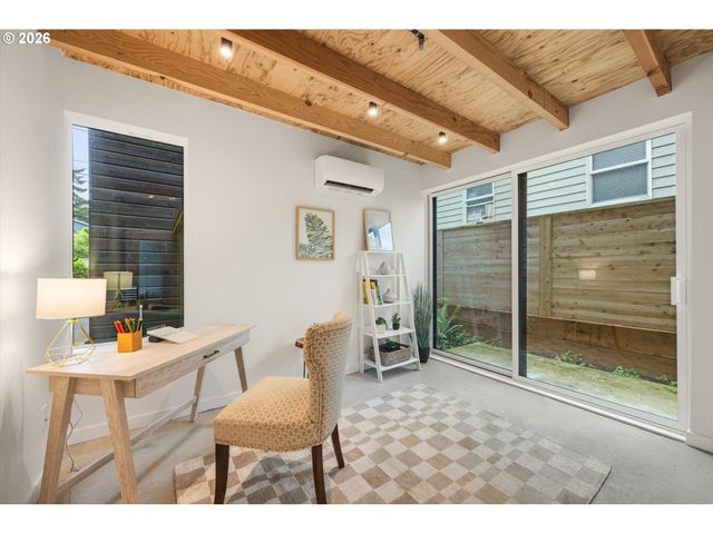 3530 N BORTHWICK Ave, Portland, OR 97227