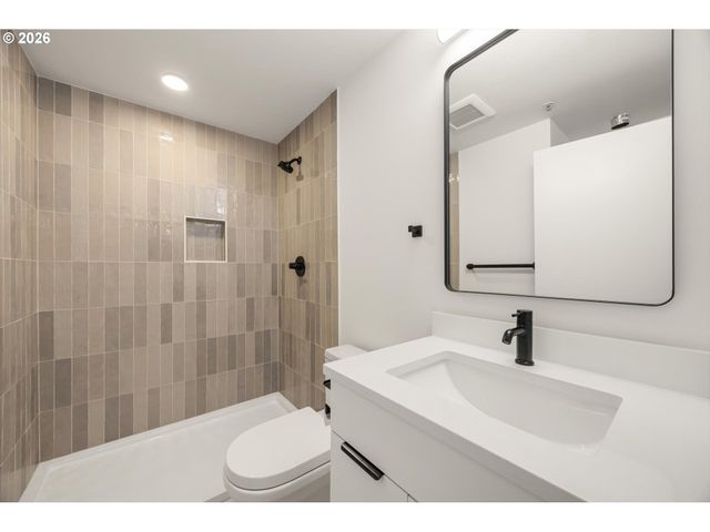3530 N BORTHWICK Ave, Portland, OR 97227