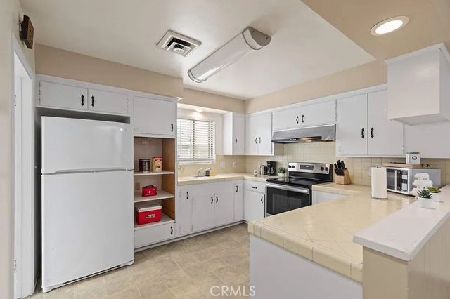 408 E Jacaranda, Orange, CA 92867
