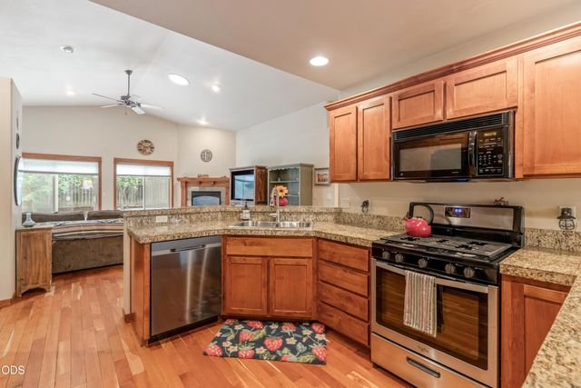 2354 NW Summerhill Drive, Bend, OR 97703