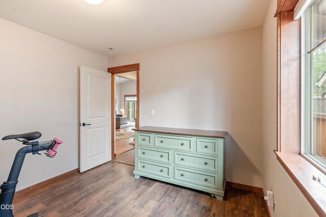 2354 NW Summerhill Drive, Bend, OR 97703