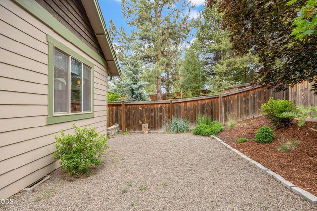 2354 NW Summerhill Drive, Bend, OR 97703