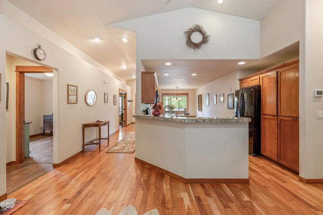 2354 NW Summerhill Drive, Bend, OR 97703