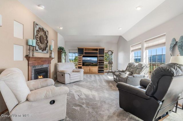10715 N Payment Peak RD, Hauser, ID 83854