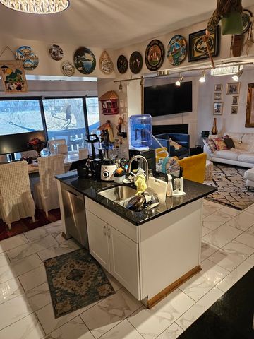 8254 Chestnut Drive 41D, Palos Hills, IL 60465