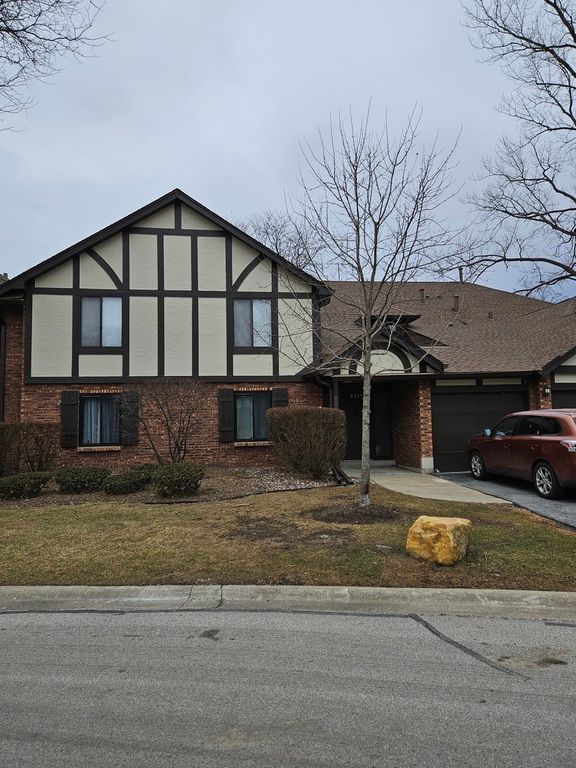 8254 Chestnut Drive 41D, Palos Hills, IL 60465