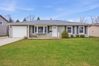 7220 Sprucewood Avenue, Woodridge, IL 60517