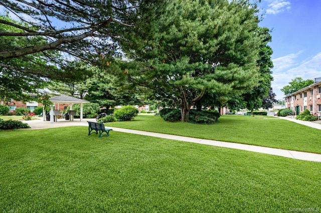 2453 union blvd 24a, Islip, NY 11750