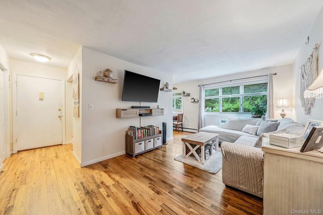 2453 union blvd 24a, Islip, NY 11750
