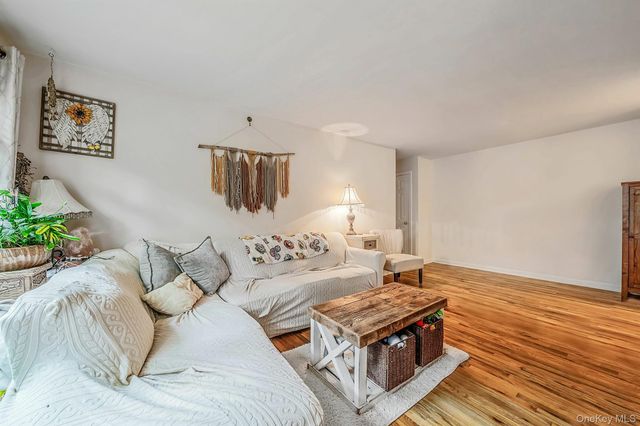 2453 union blvd 24a, Islip, NY 11750