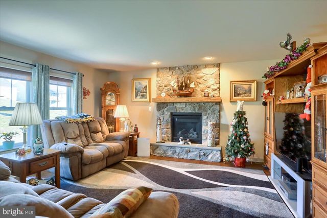 6039 STATION CIRCLE RD, Harrisburg, PA 17111