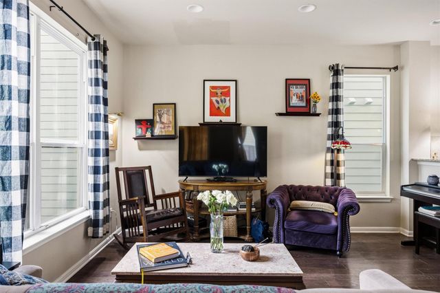 1916 Tramson DR 98C, Austin, TX 78741