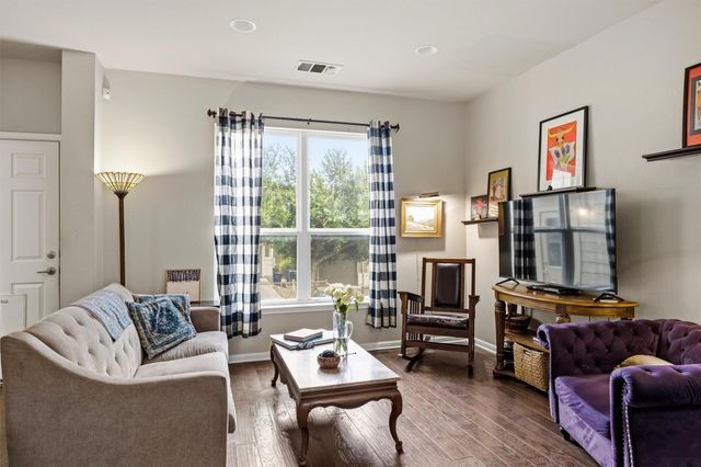 1916 Tramson DR 98C, Austin, TX 78741