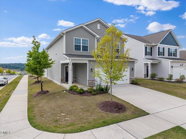 40 Branch Wood Drive, Fuquay Varina, NC 27526