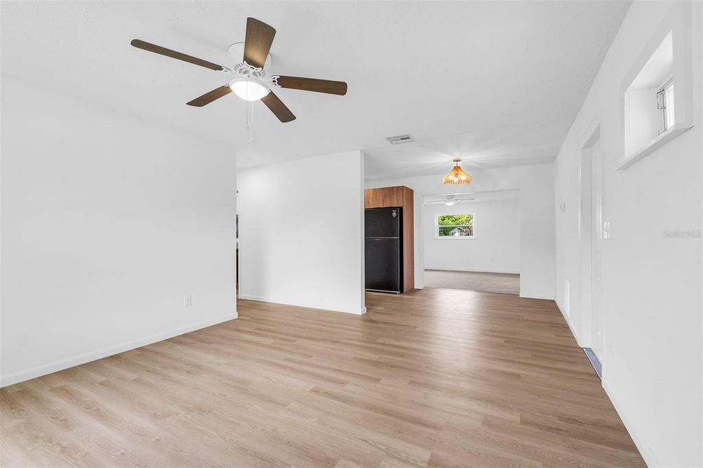 Image 11 of property listing at 3317 LIPSCOMB PLACE, Orlando, FL 32805