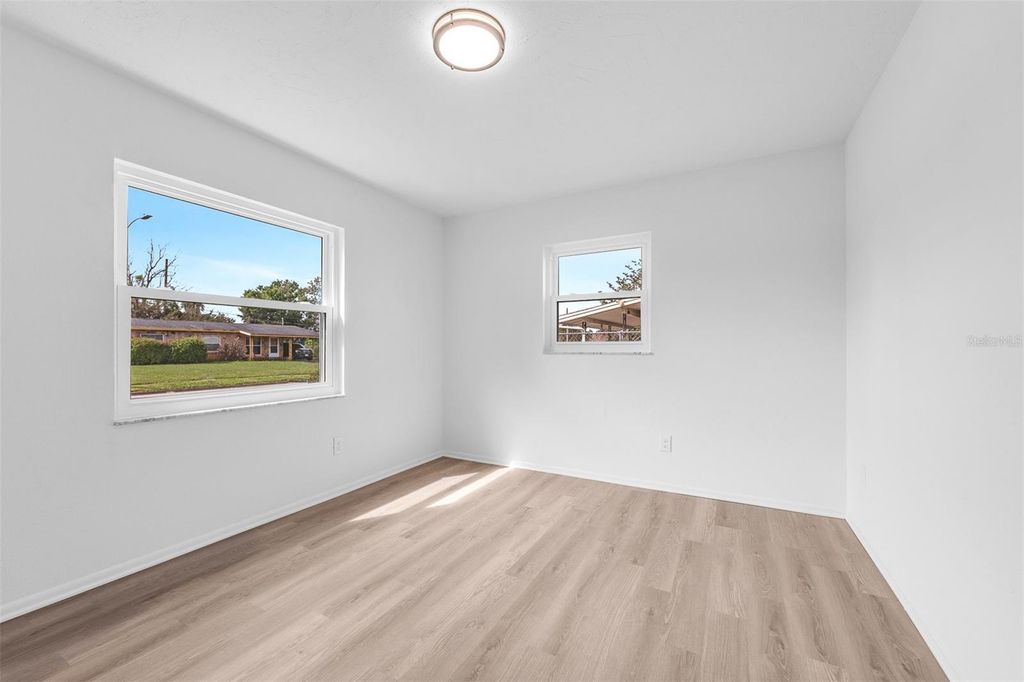 Image 15 of property listing at 3317 LIPSCOMB PLACE, Orlando, FL 32805