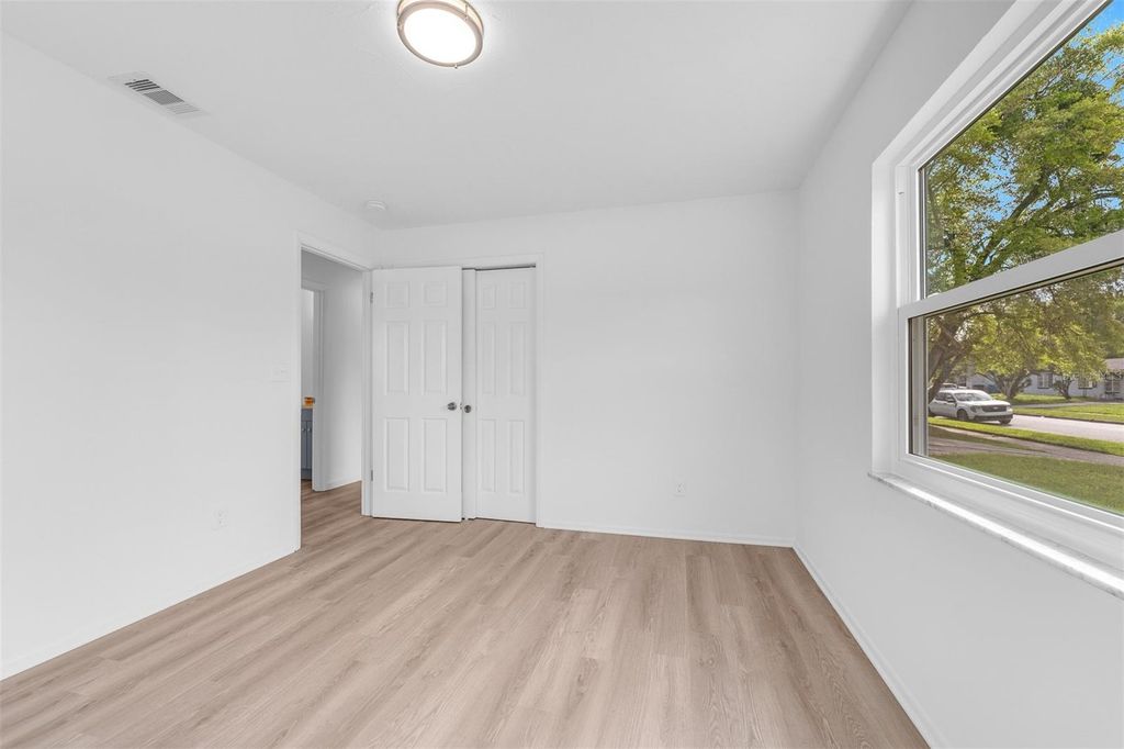 Image 17 of property listing at 3317 LIPSCOMB PLACE, Orlando, FL 32805