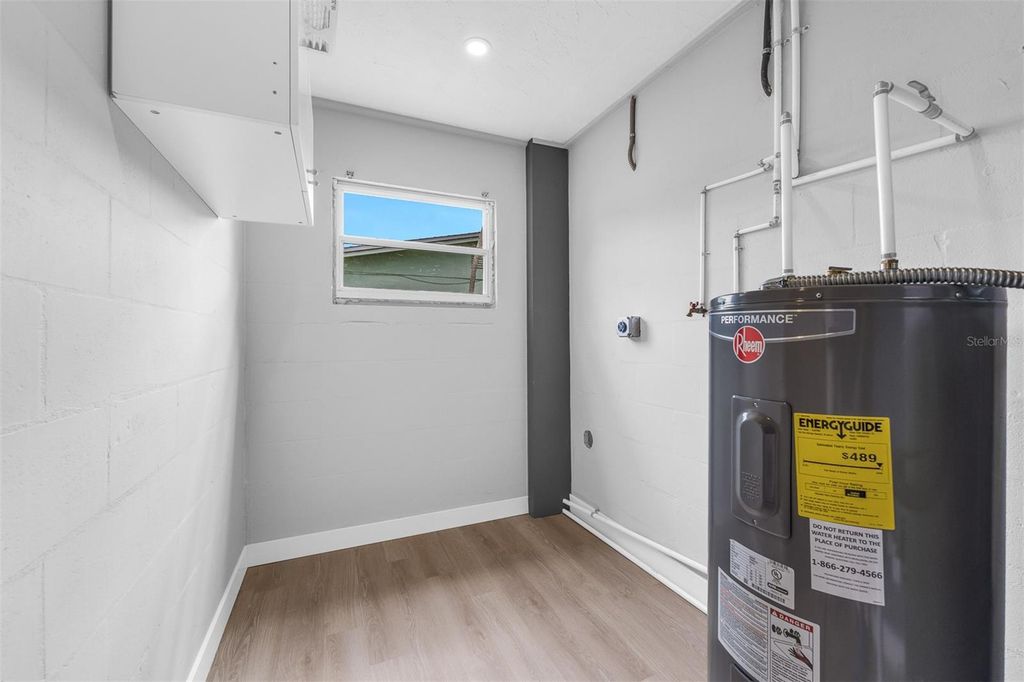 Image 24 of property listing at 3317 LIPSCOMB PLACE, Orlando, FL 32805