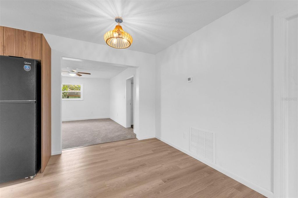 Image 6 of property listing at 3317 LIPSCOMB PLACE, Orlando, FL 32805